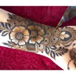 Stylish Simple Mehndi Designs for Front Hands